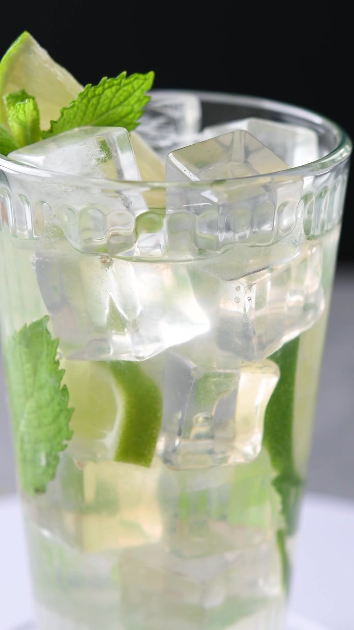 Cocktail Mojito in rotazione