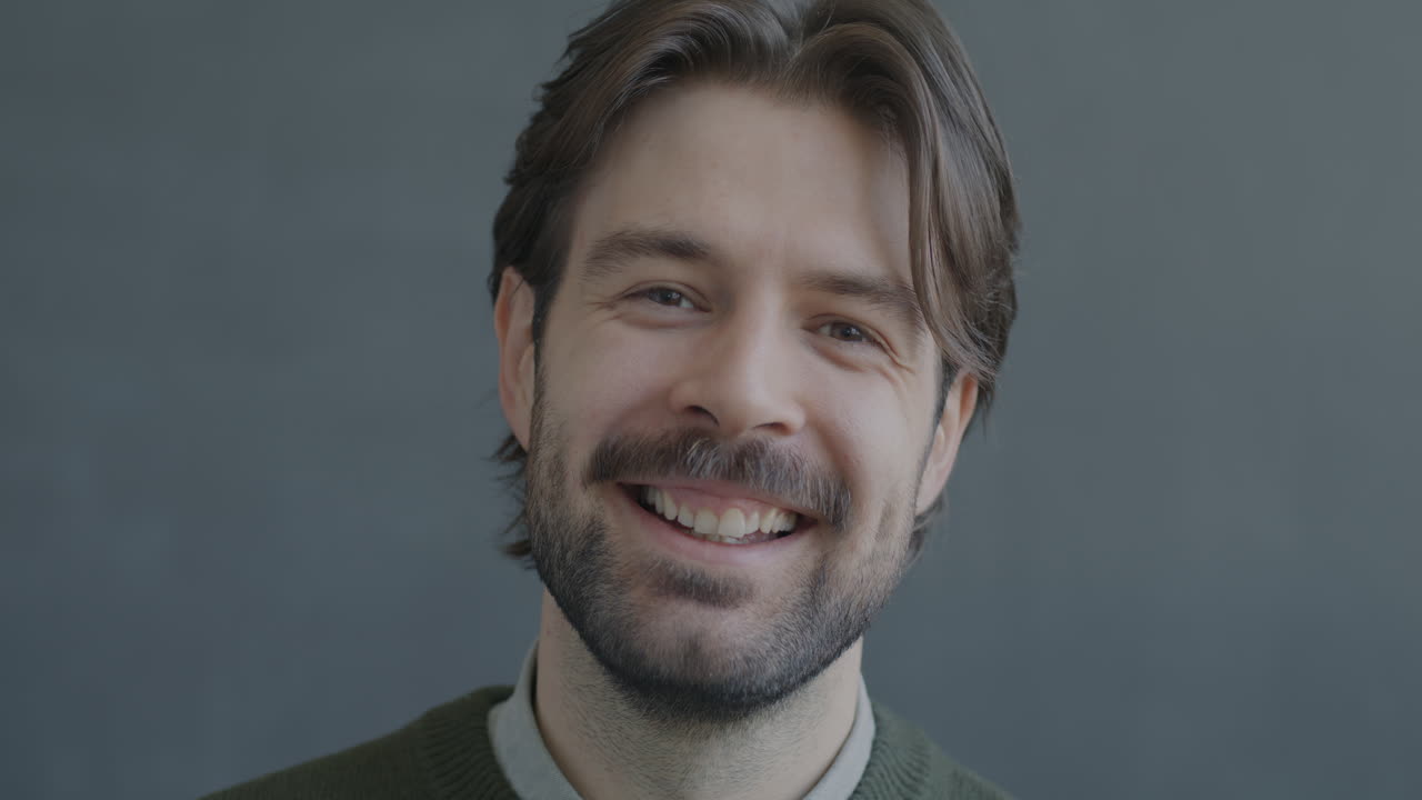 Retrato de un hombre sonriente