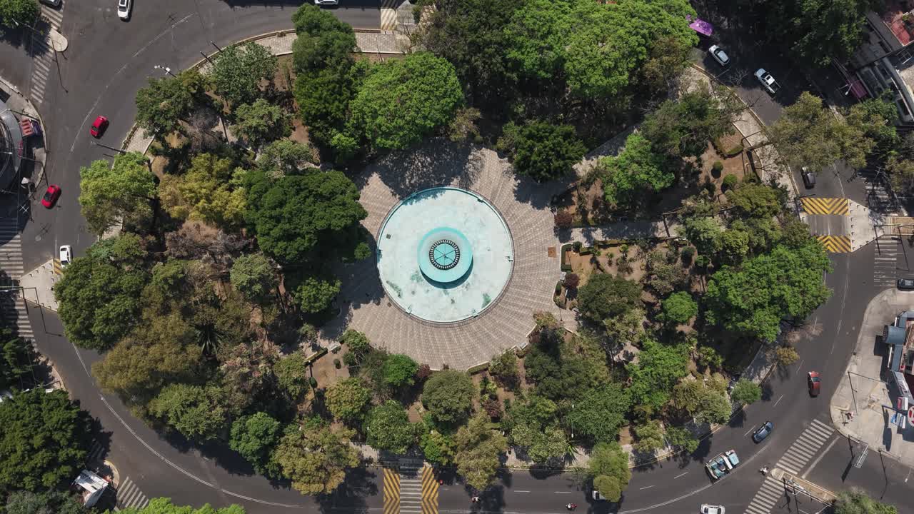 Hyperlapse of a glorieta in heart of Narvarte suburb in Mexico City