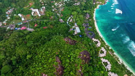 Vista-Aérea-Cinematográfica-De-Drones-Isla-Mahè,-Seychelles,-Océano-Índico