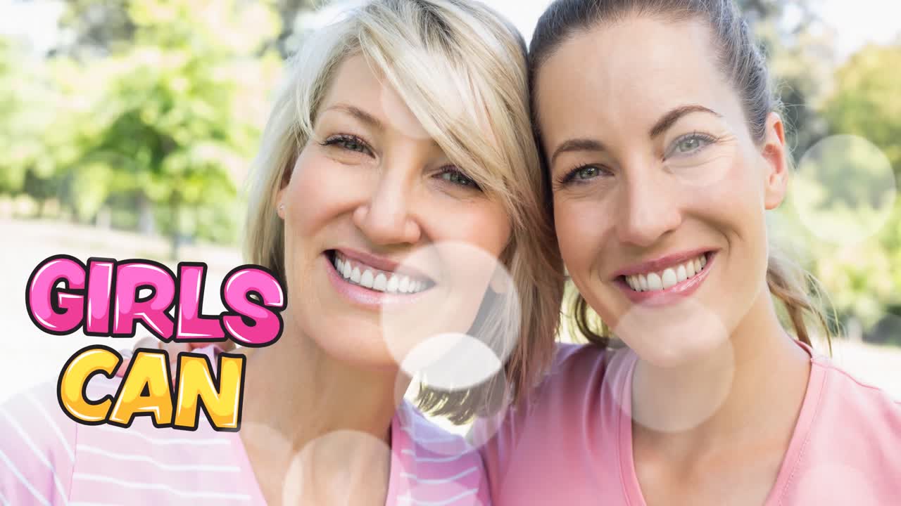 소녀의 애니메이션은 웃는 여성들의 다양한 그룹을 통해 다양한 텍스트를 할 수 있습니다.