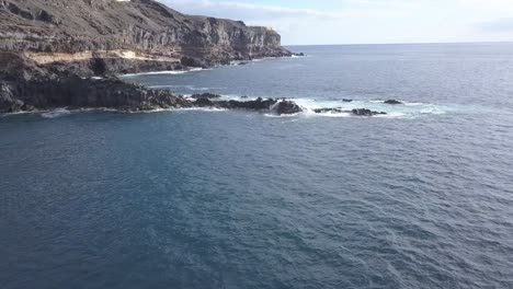 Majestic-view-of-rocky-cliff-and-sea