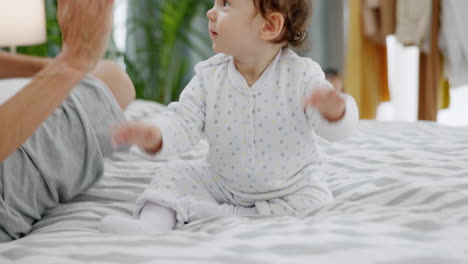 relajarse, ser feliz y dar cinco con el bebé