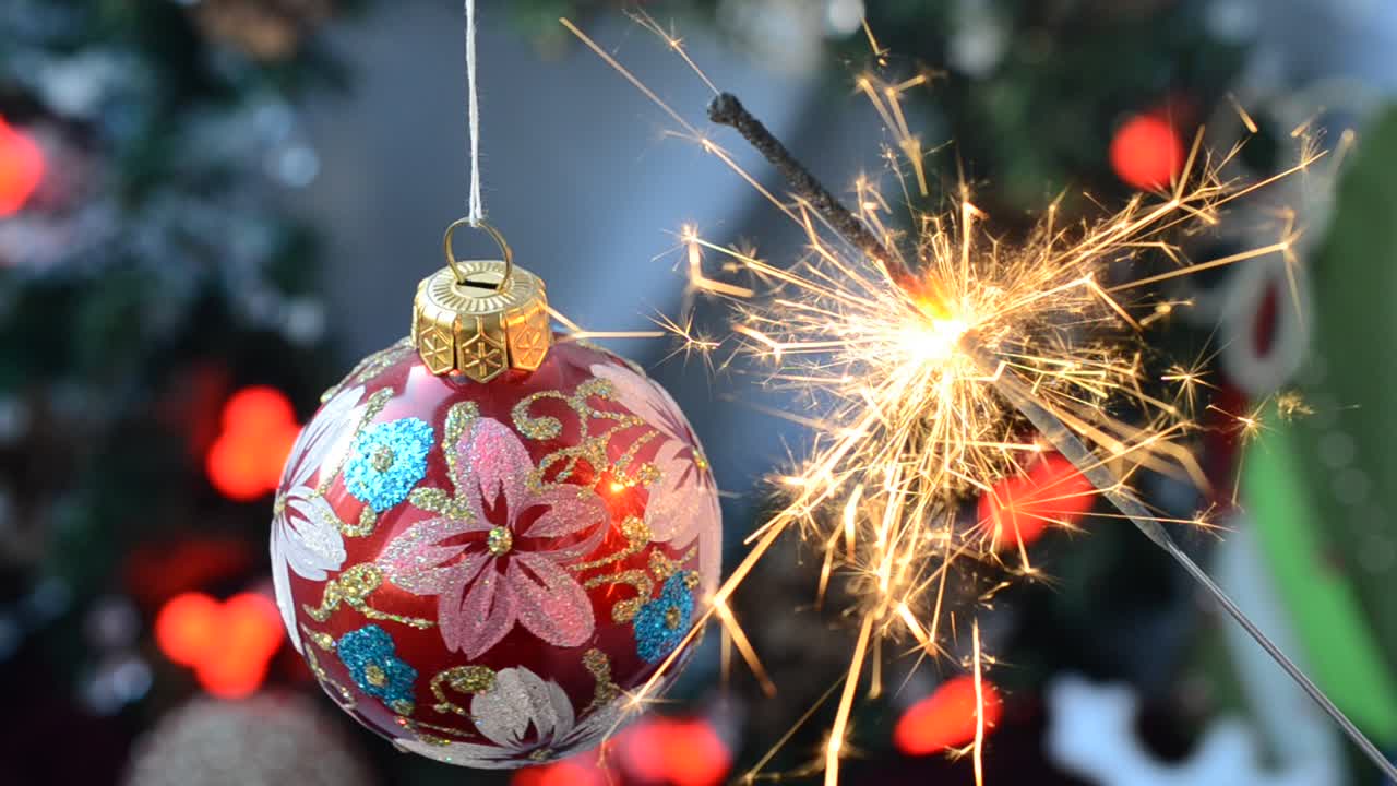 Scatto di giocattoli festivi, dicembre. Giocattoli di Natale e Capodanno