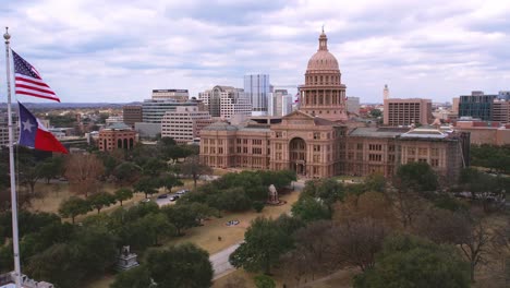 Banderas-Del-Edificio-Del-Capitolio-Del-Estado-De-Texas-3-4k-60fps