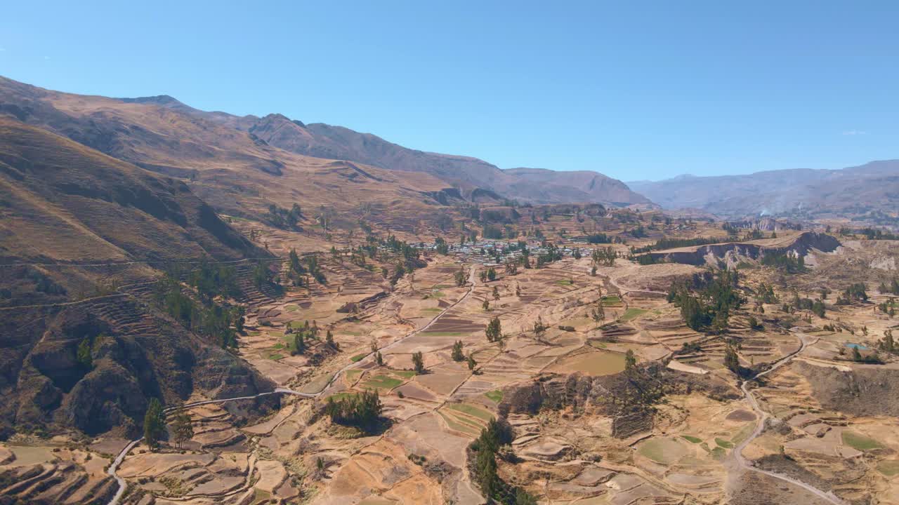Riprese aeree della Fortezza Chimpa, situata nel distretto di Madrigal in Calle del Colca, provincia di Caylloma, Perù