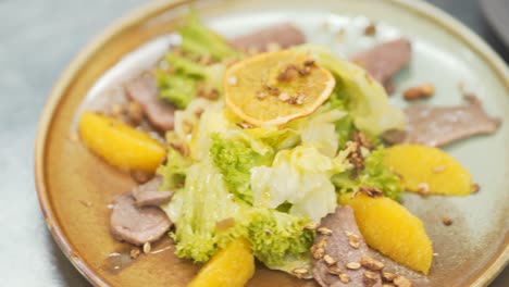 sabrosa ensalada colorida concepto de primer plano