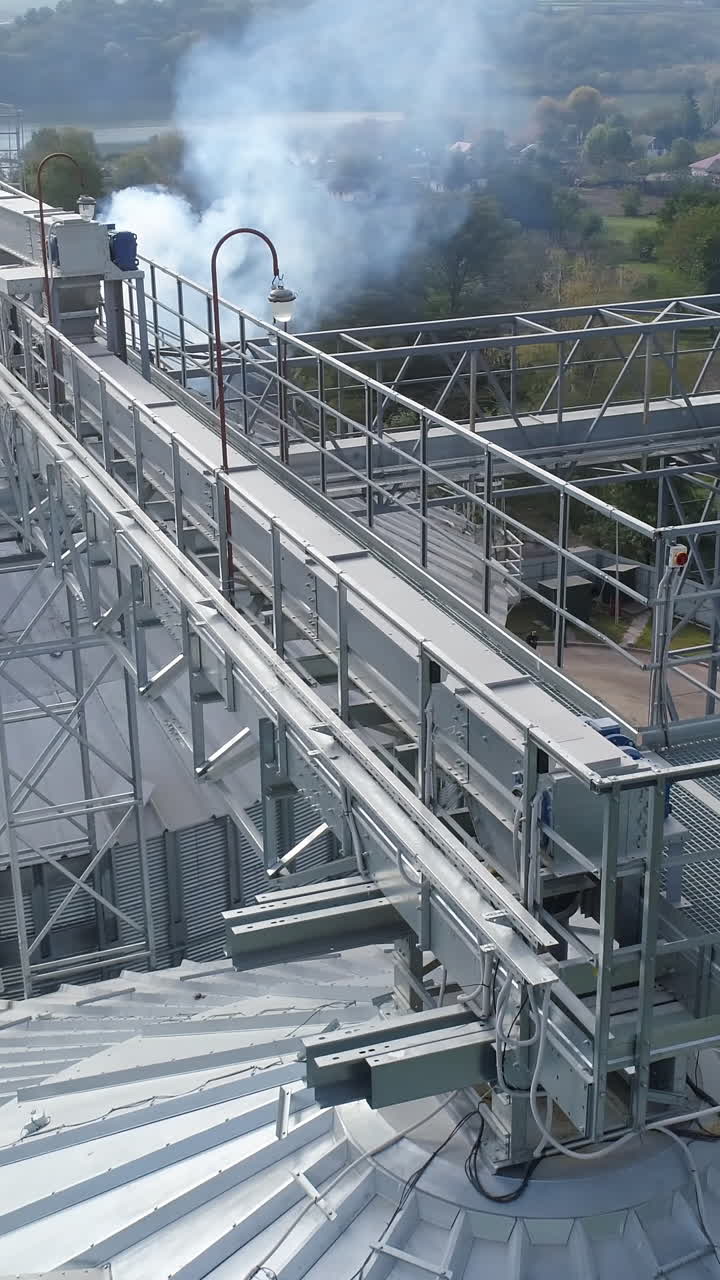 Grain Silo and Conveyor System