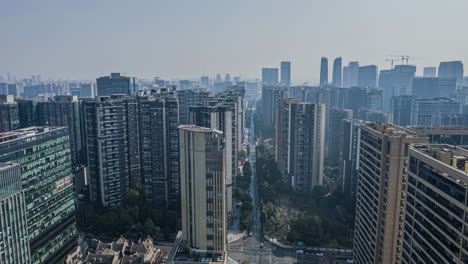 Cerrar-El-Paisaje-Urbano-Edificios-De-Gran-Altura-Arquitectura-Moderna-En-El-Distrito-Financiero,-Oficinas-Corporativas