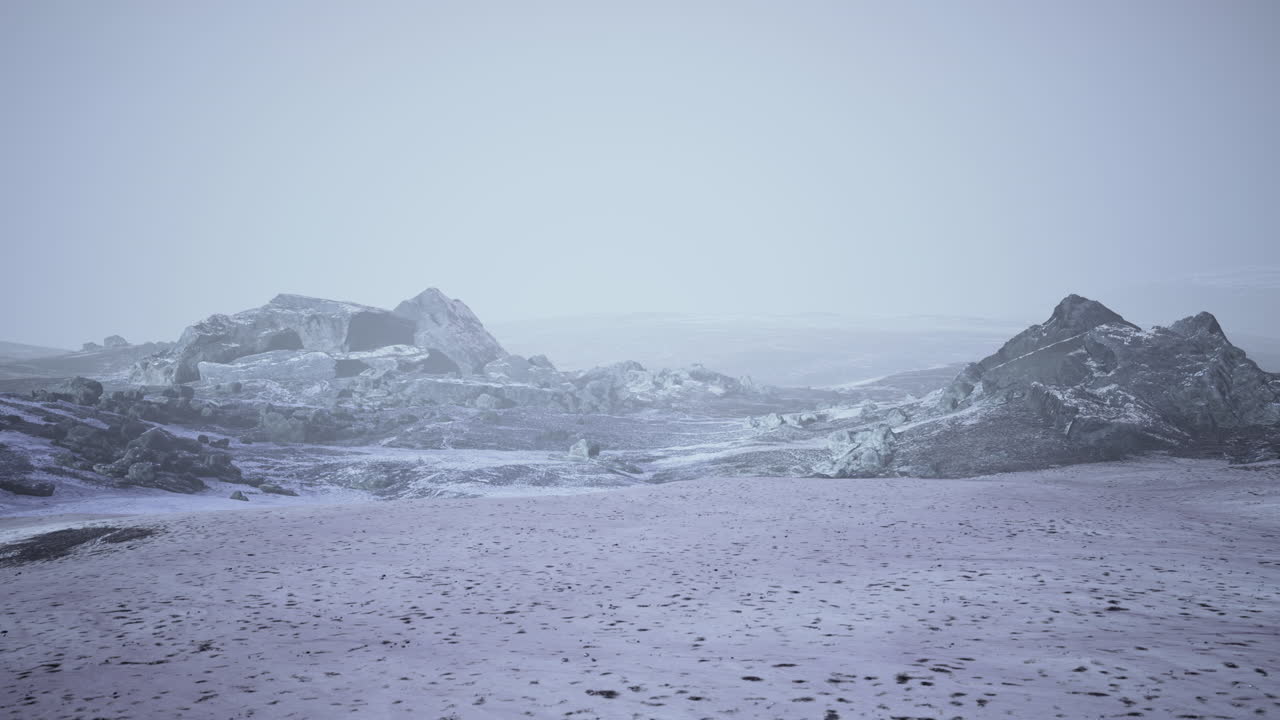 драматическая зима темная пустынная степь на высокогорном горном плато