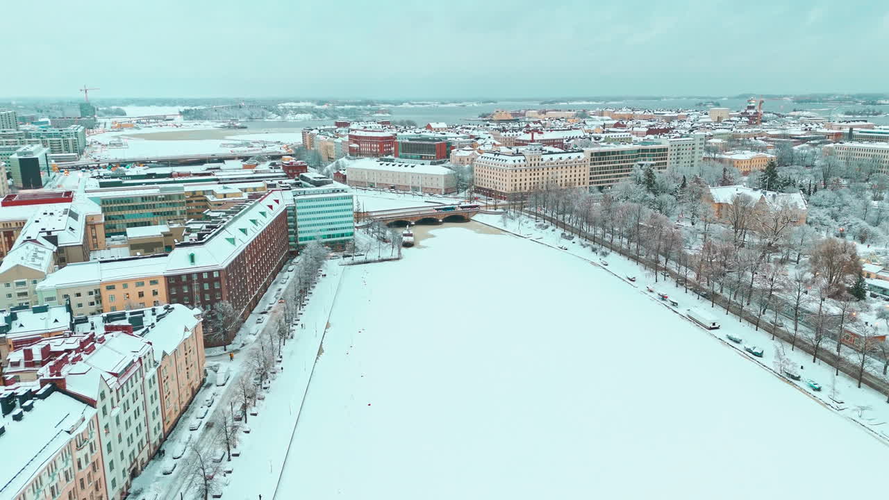 fotografía aérea del distrito de hakeniemi en helsinki, finlandia en invierno