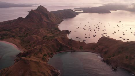 Vista-Aérea-De-La-Isla-De-Padar,-El-Parque-Nacional-De-Komodo,-Indonesia