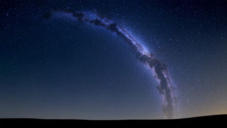 milky way arch over horizon