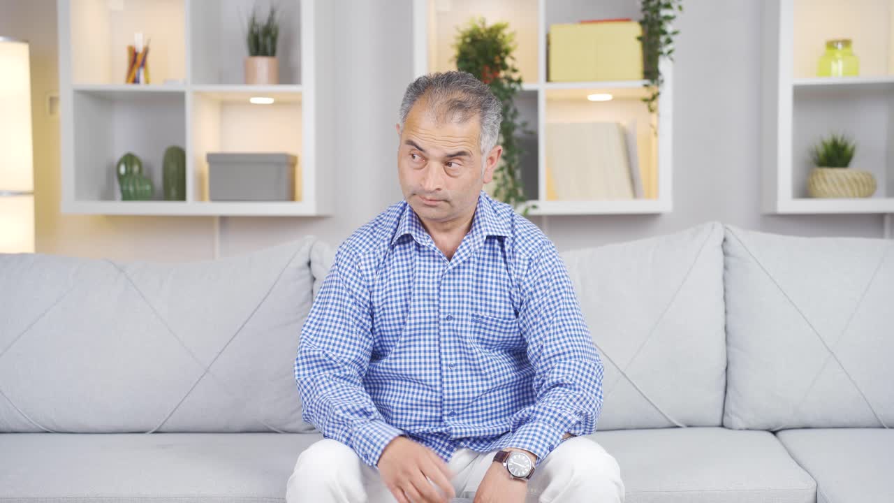 의심스러운 사람이 생각하죠.