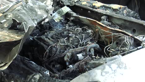 el coche despues del incendio