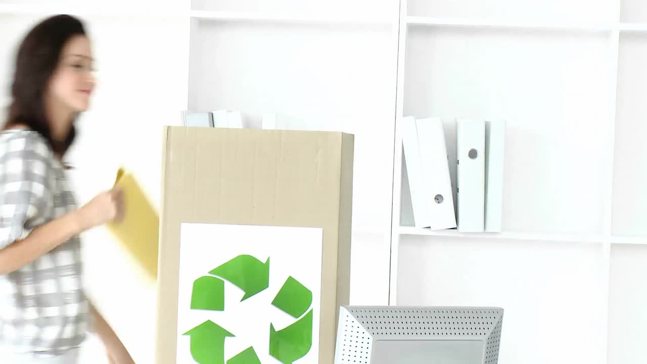 긍정적인 비즈니스 팀 재활용