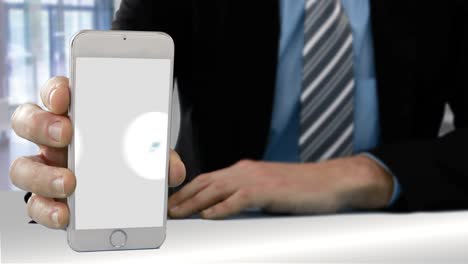 sección media de un hombre de negocios que muestra un teléfono móvil con iconos