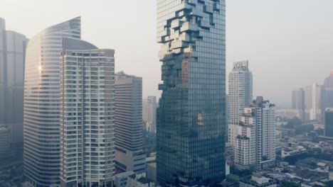 環繞王國的力量 mahanakhon