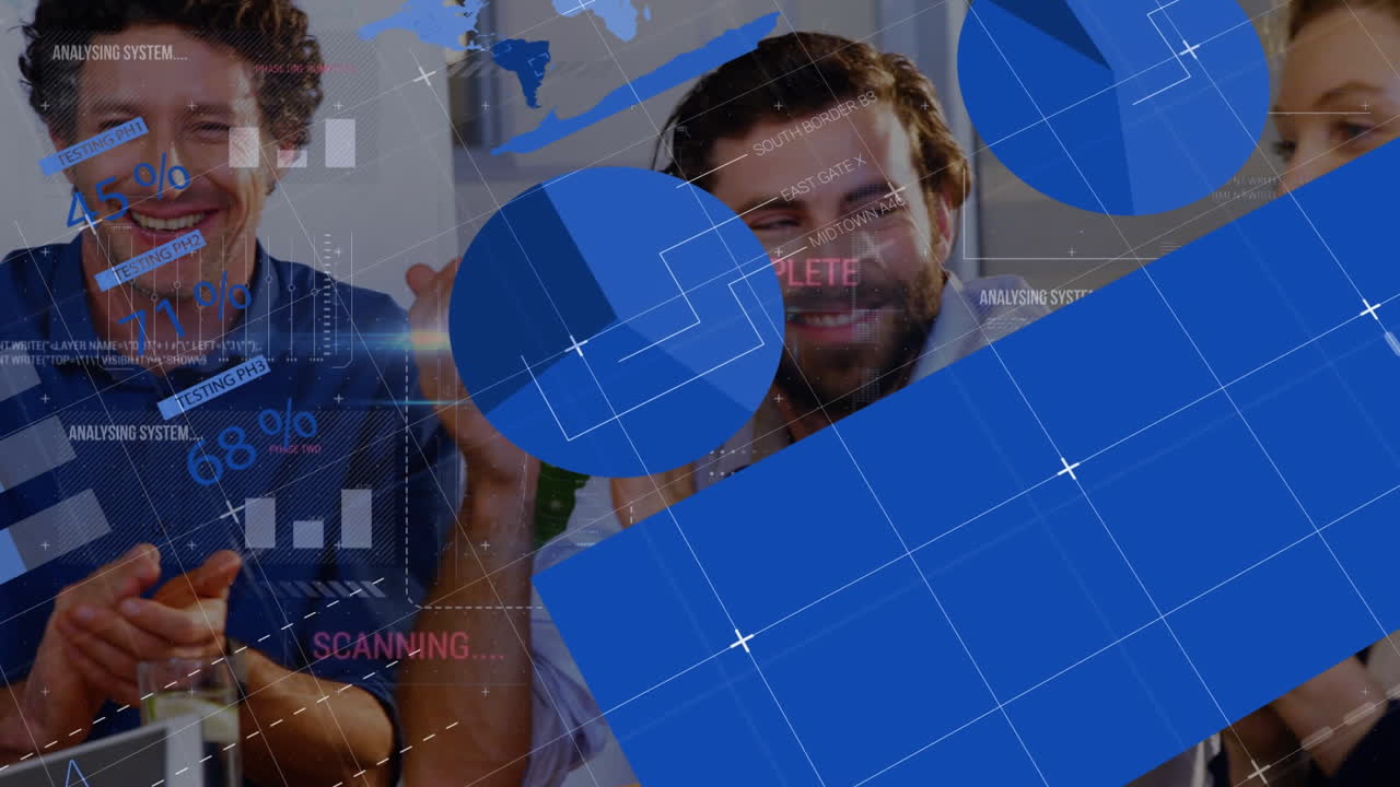 animación del procesamiento de datos financieros sobre diversas personas de negocios