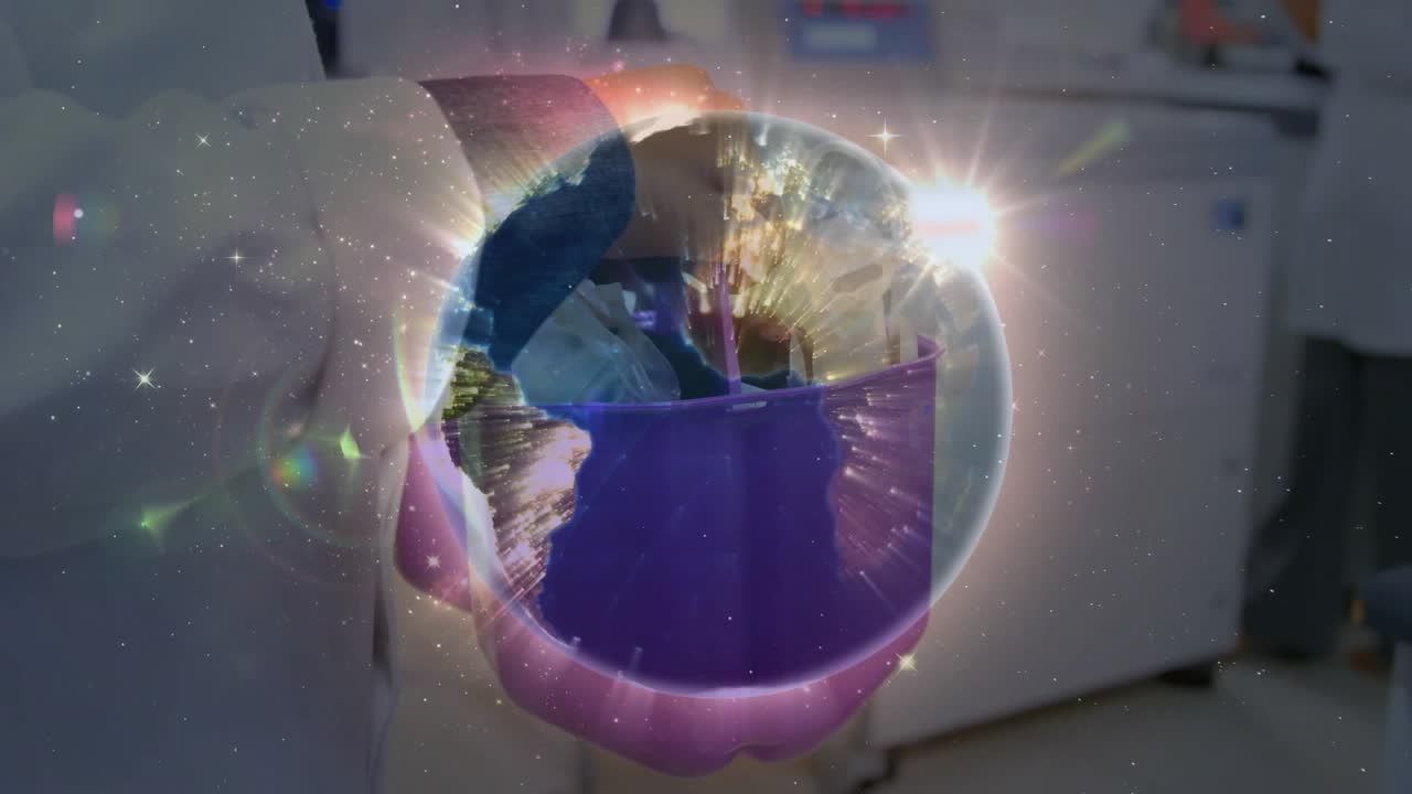Holografinen Maa pyörii ennen hiipumista, kun teknologian ammattilainen lajittelee kaapeleita roskakoriin järjestellen osia.