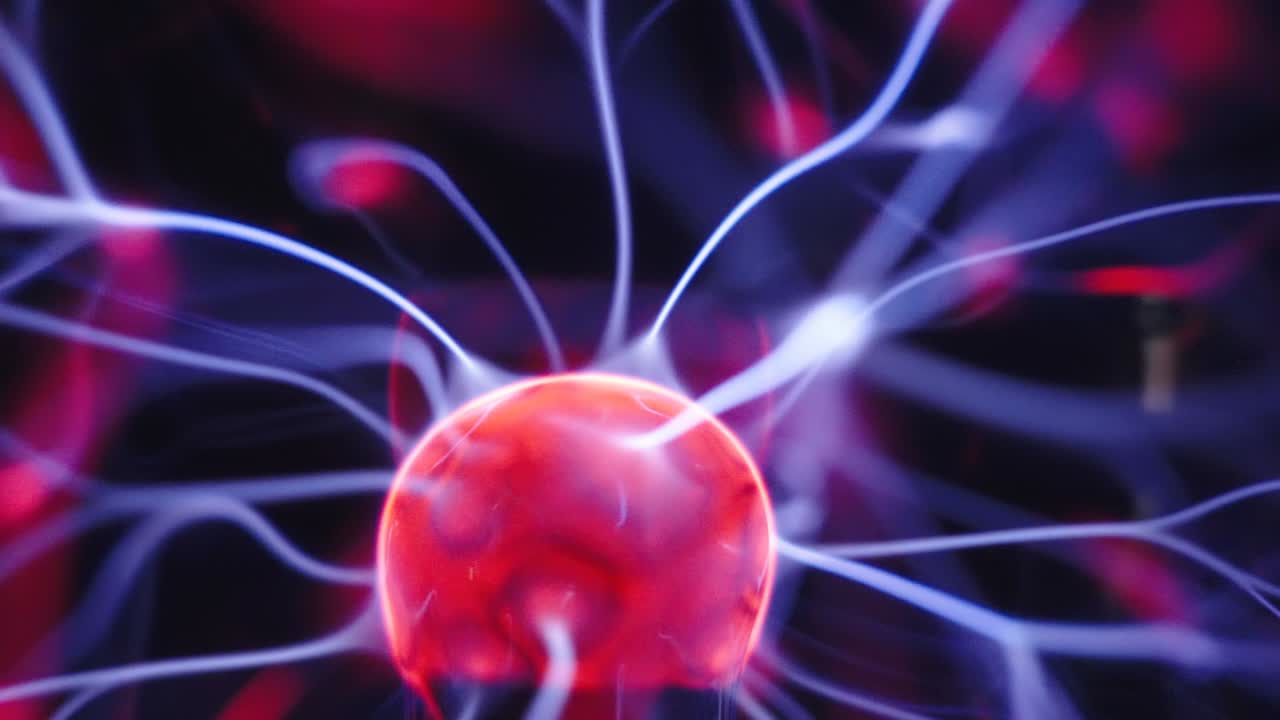 los rayos de energía en la bola de energía en estonia