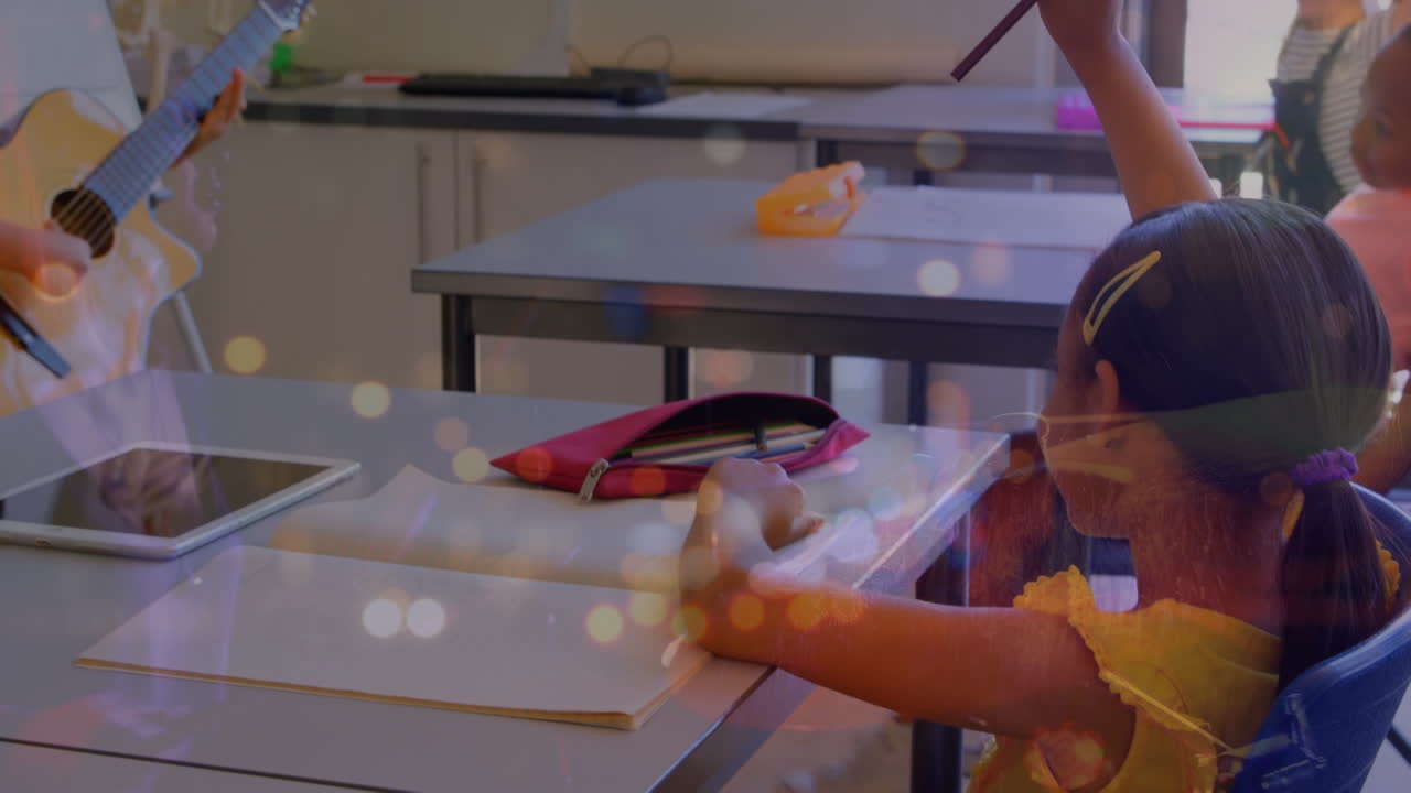 animación de un hombre tocando tambores sobre diversos escolares en la escuela