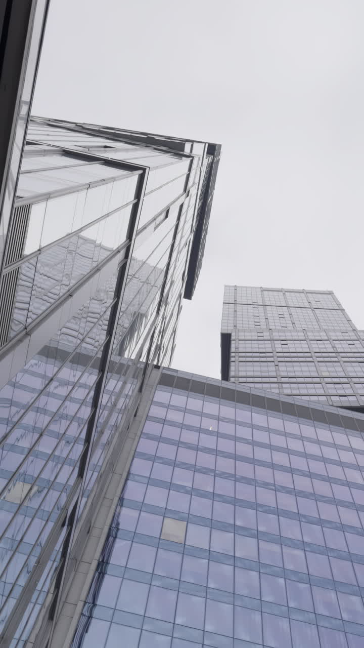 rascacielos modernos en una ciudad