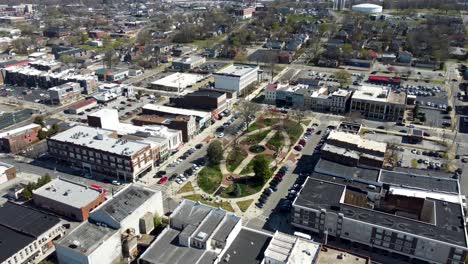 Parque-De-La-Plaza-De-La-Fuente_bowling-Green-Kentucky_avión-No-Tripulado-Aéreo-Del-Distrito-Comercial-Aburguesado