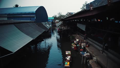 Barcos-En-El-Mercado-Flotante-De-Damnoen-Saduak