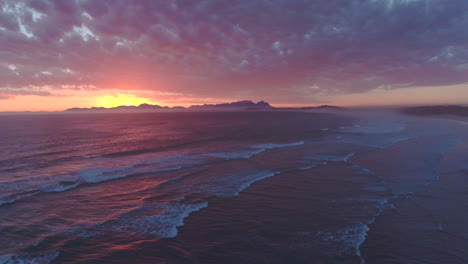 Wo-Der-Himmel-Das-Meer-Berührt