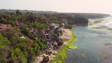 The-town-of-Bingin-at-the-cliffs-of-Uluwatu-during-low-tide