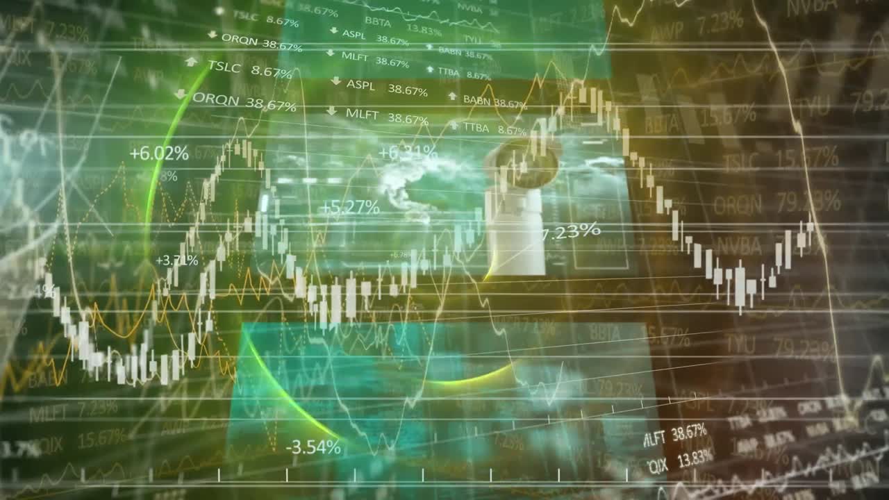 animación del procesamiento de datos financieros con pantallas y escaneo de alcance