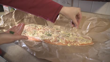 Preparing-a-large-salmon-filet-for-cooking