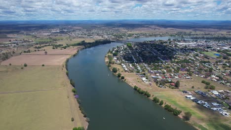 clarence river and floodplains in springtime with grafton bridge in distance