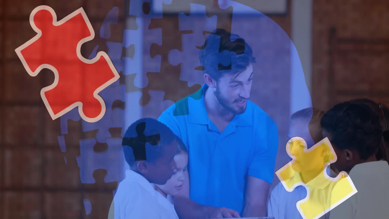 태블릿을 사용하는 다양한 학교 학생과 교사의 퍼즐 조각의 애니메이션