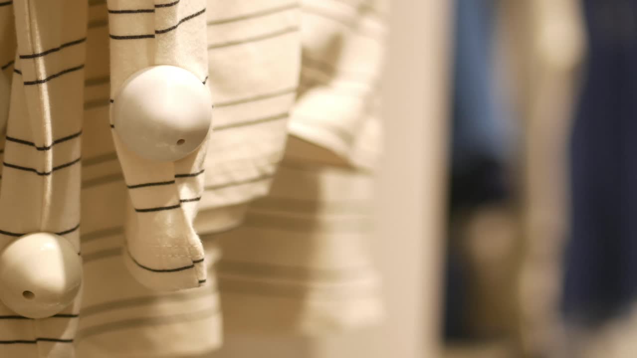 줄무 셔츠 전시