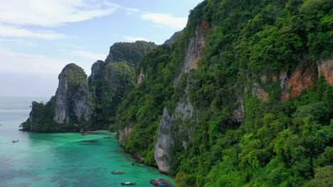 toma aérea de drones isla tropical koh phi phi - paraíso turístico de tailandia