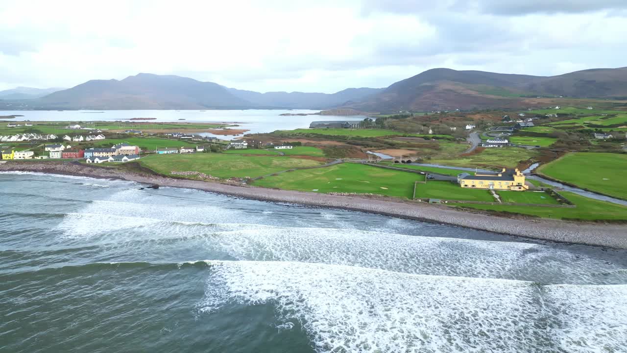 Vista aerea della splendida costa di Waterville in Irlanda.