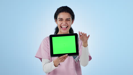 Doctor,-Mujer-Y-Tableta-Con-Pantalla-Verde