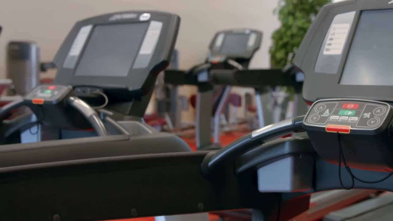 equipo de ejercicio en el estudio