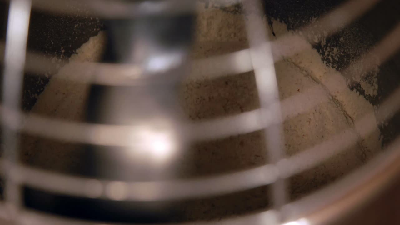 고속 서가 밀가루를 혼합합니다.