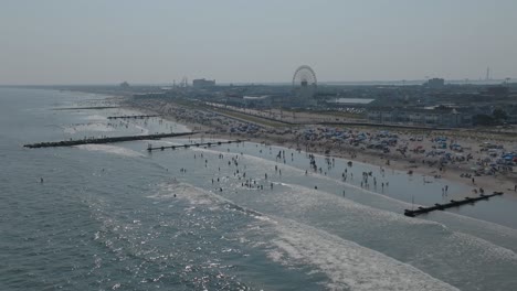 Playa-De-Verano-Repleta-En-Ocean-City,-Nueva-Jersey