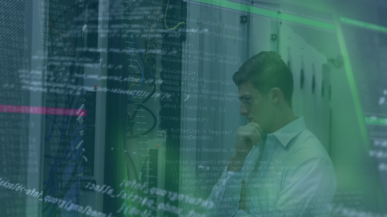 Animasjon av behandling av finansdata over en kaukasisk forretningsmann i et serverrom.