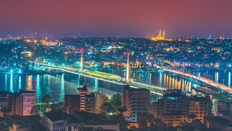 vista aérea en lapso de tiempo de la puesta de sol del puente de metro golden horn y el puente ataturk en estambul, turquía.