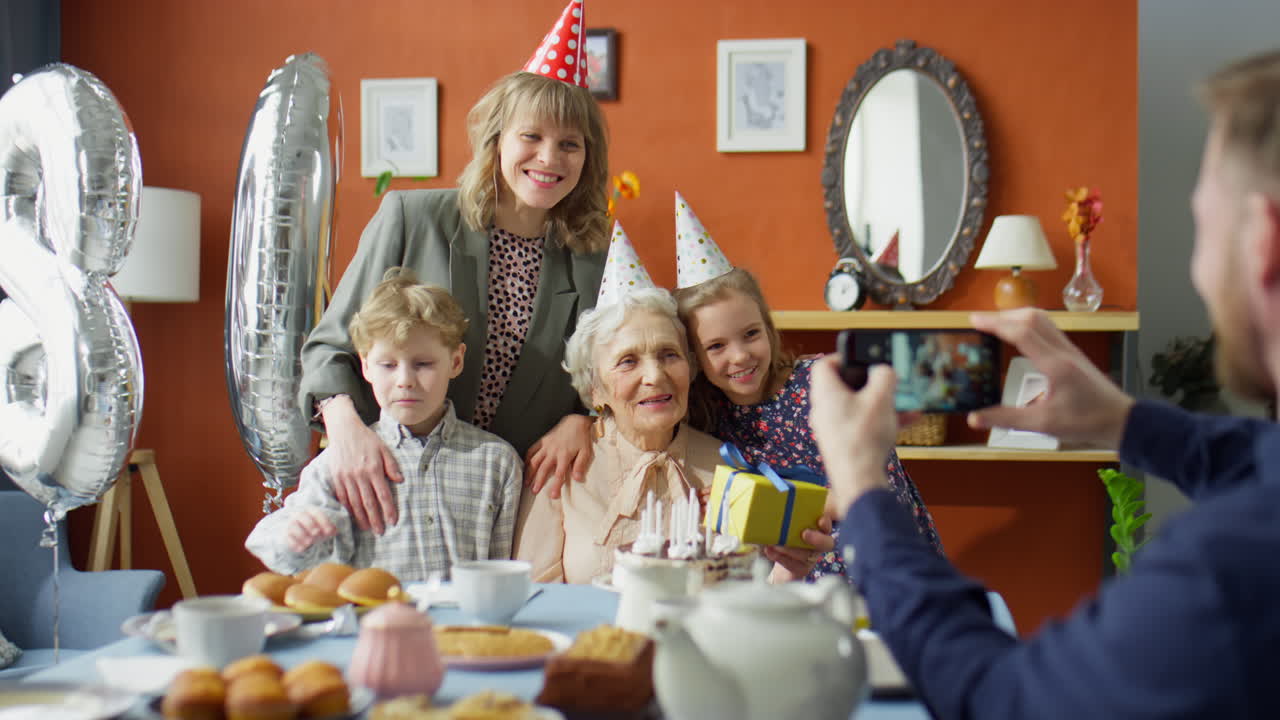 Family Celebrates 80th Birthday