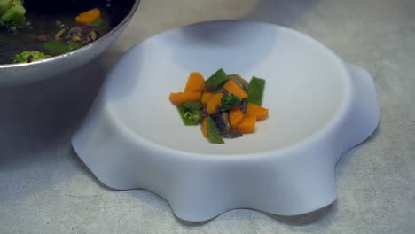 estofado de verduras mixtas de cultivo ecológico