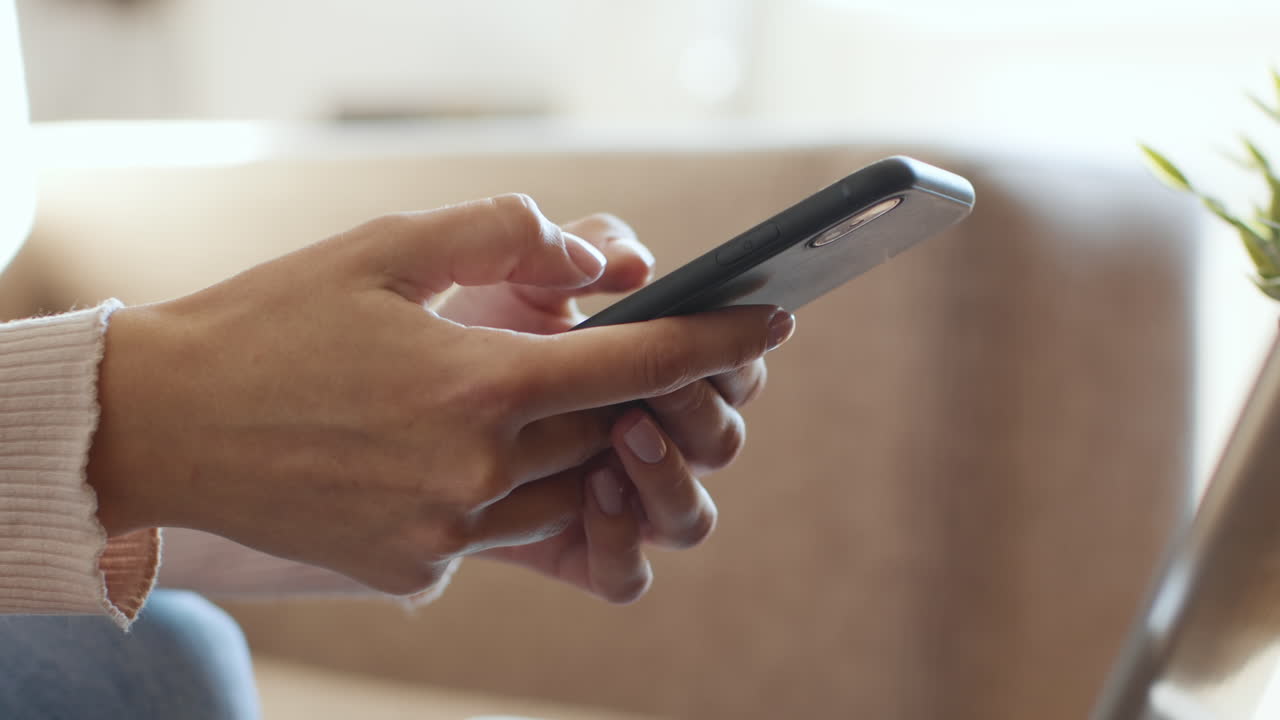 mujer con smartphone