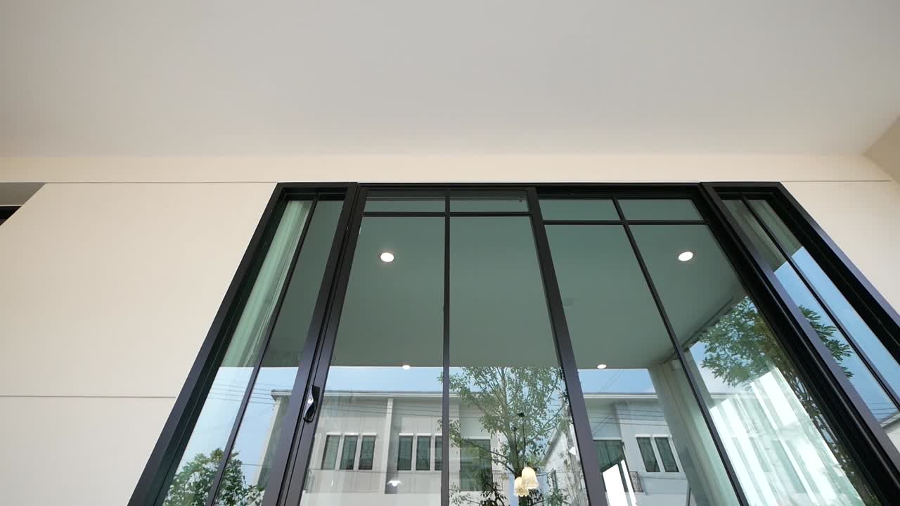 Design de Exterior de Casa Branco, Moderno e Minimalista.