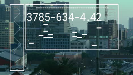 animación de la interfaz con el procesamiento de datos frente a una vista aérea del paisaje urbano