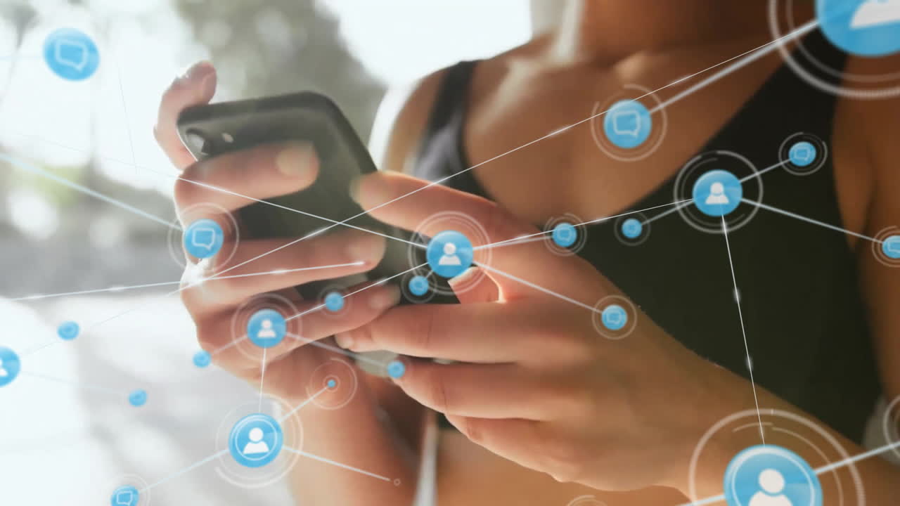 animación de la red de conexiones con iconos sobre mujer biracial usando teléfono inteligente ejercicio